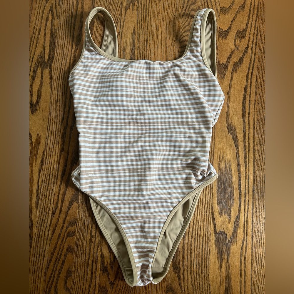 Lain Snow Ocean Isle one piece Salty Dazy medium
